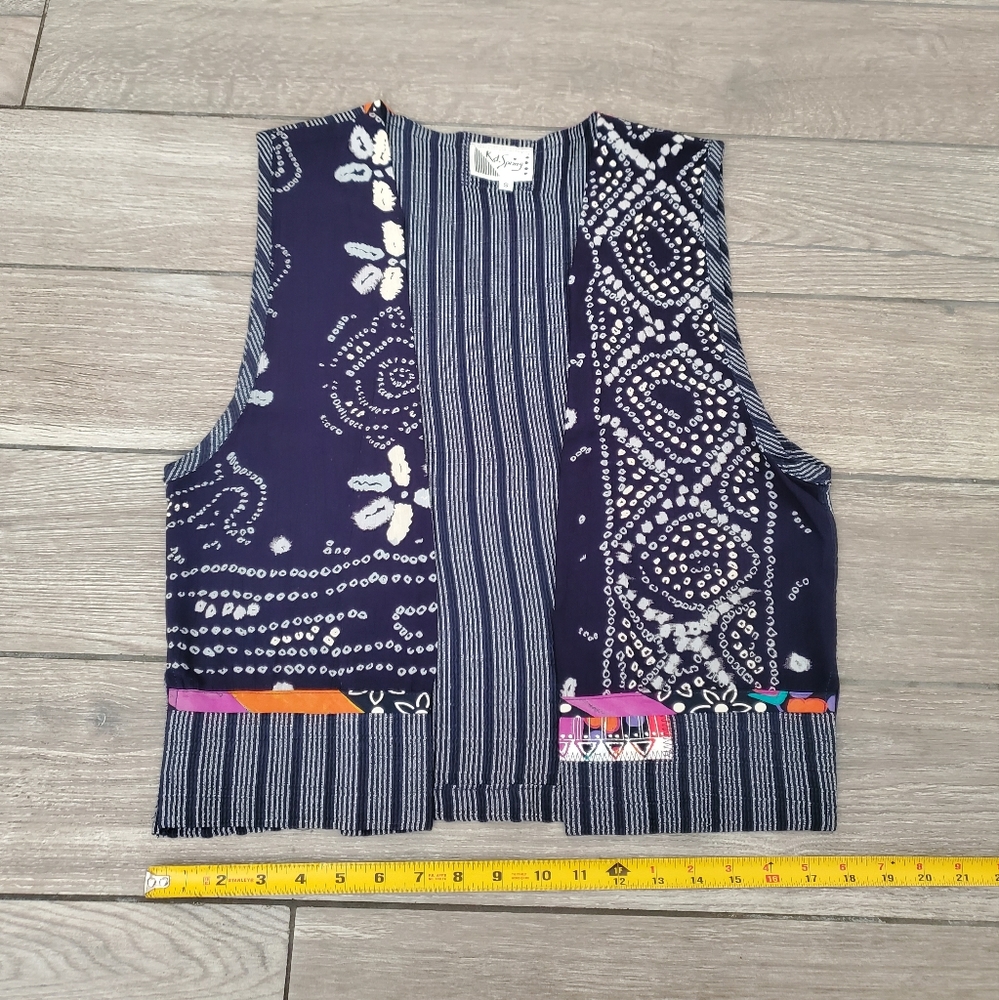 vintage 80s 90s K.d. Spring women's rayon blend multicolor sleeveless open vest